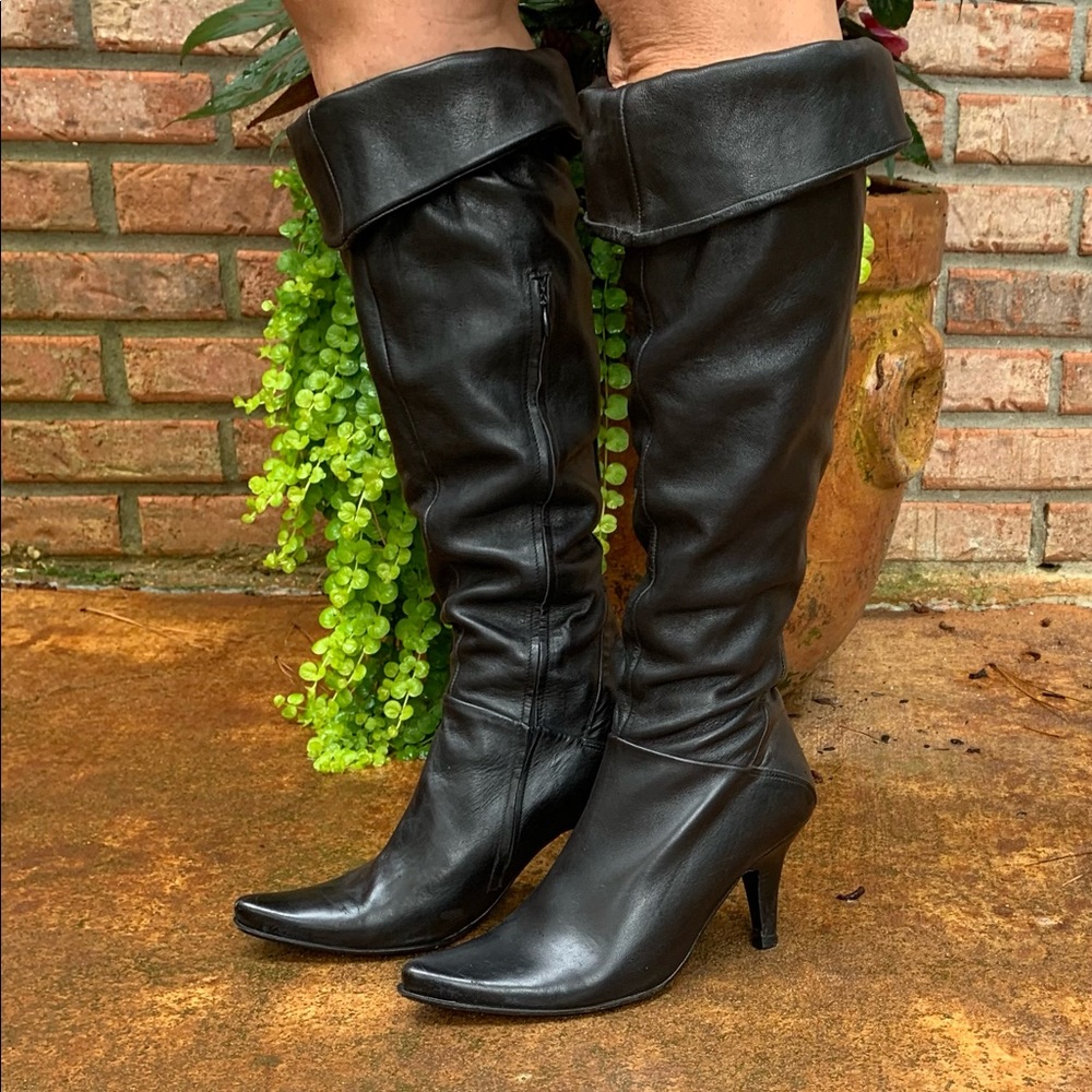 Leather boots, very soft and versatile look
